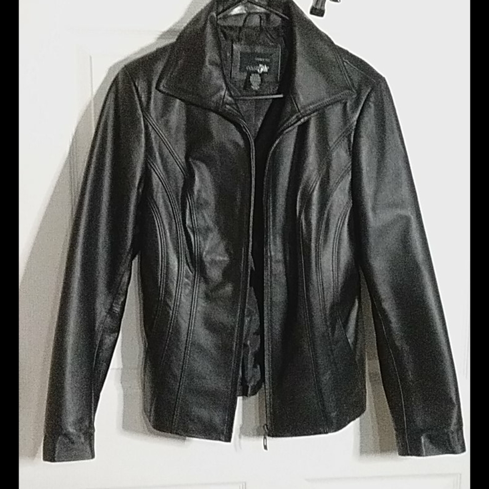 Woman leather jac